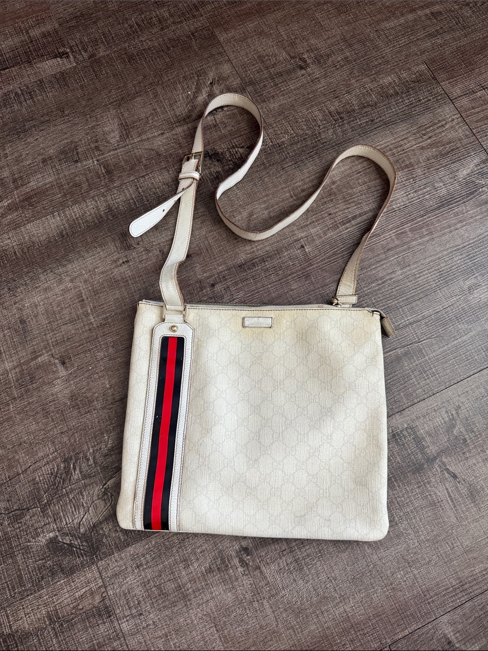Gucci GG supreme Sherry Line crossbody/ shoulder bag
